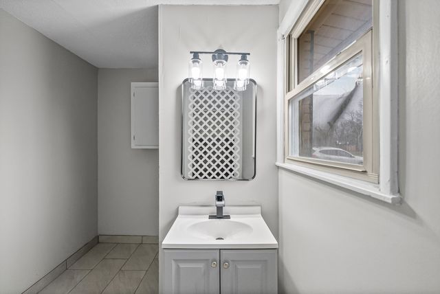 13 Charlemagne Blvd, Clarksville, TN 37042