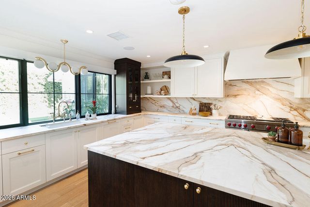 4227 N JOKAKE Drive, Scottsdale, AZ 85251