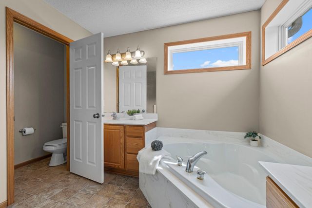 9207 W 136th Street, Savage, MN 55378