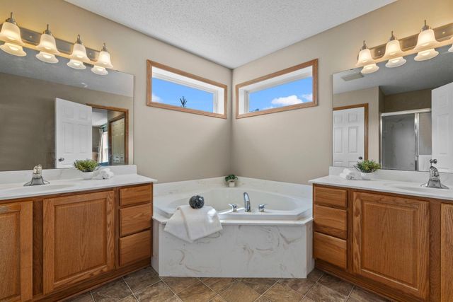 9207 W 136th Street, Savage, MN 55378