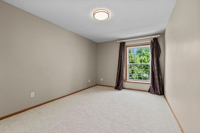 9207 W 136th Street, Savage, MN 55378