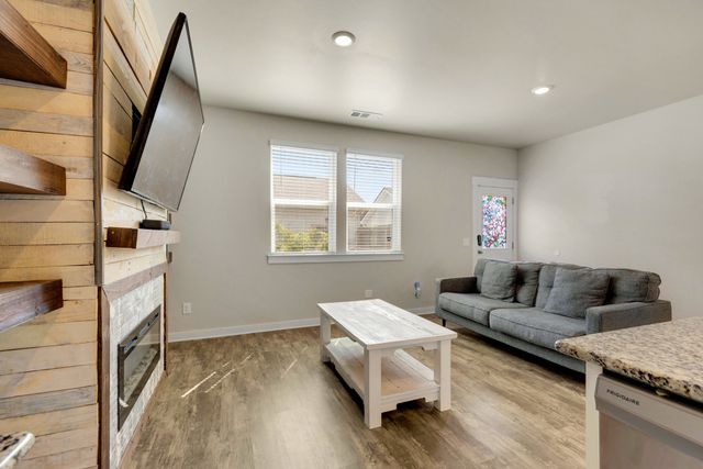 1016 Henley Pvt Ln, Gallatin, TN 37066