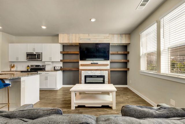 1016 Henley Pvt Ln, Gallatin, TN 37066