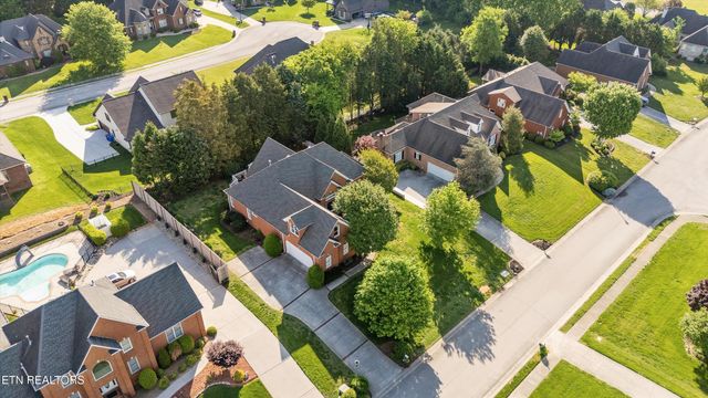 1614 Pinnacle Point Drive, Alcoa, TN 37701