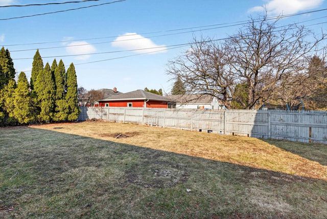 451 ROOSEVELT STREET, Fond Du Lac, WI 54935