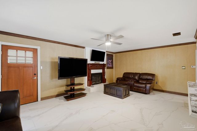 5570 Charbar Dr, Pensacola, FL 32526