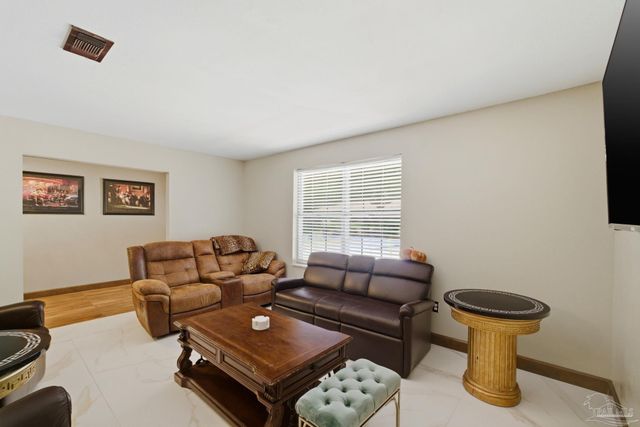 5570 Charbar Dr, Pensacola, FL 32526