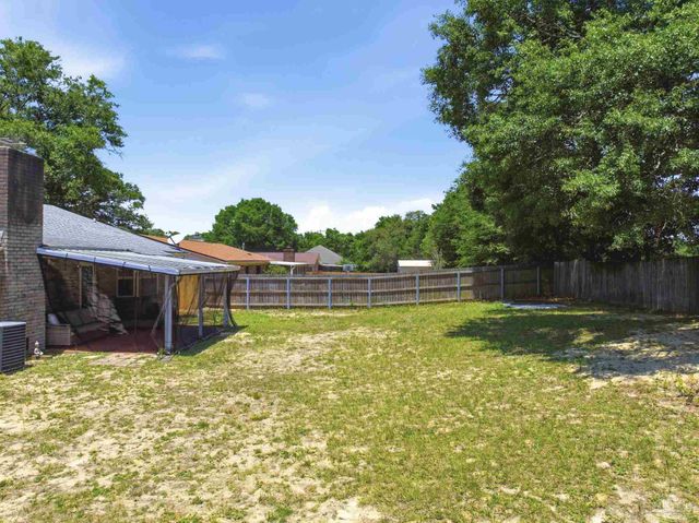 5570 Charbar Dr, Pensacola, FL 32526