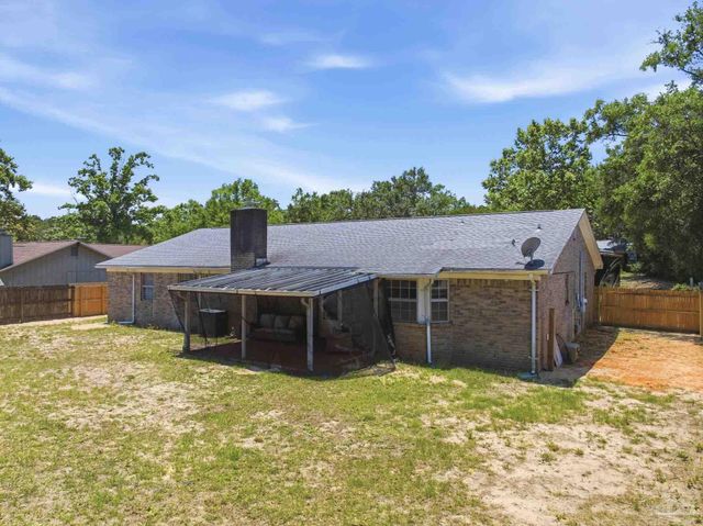 5570 Charbar Dr, Pensacola, FL 32526