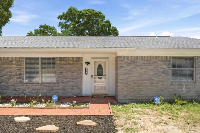 5570 Charbar Dr, Pensacola, FL 32526