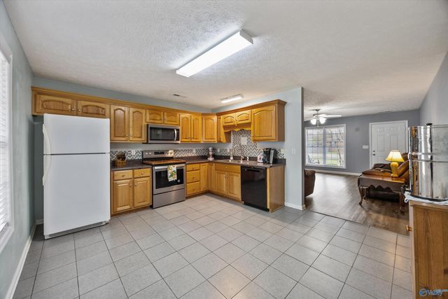 18513 Wells Road, Athens, AL 35613