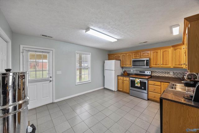 18513 Wells Road, Athens, AL 35613