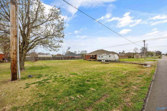 18513 Wells Road, Athens, AL 35613