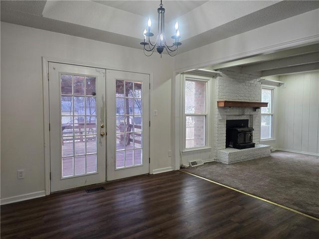 1211 SE Briarcroft Street, Lee's Summit, MO 64063