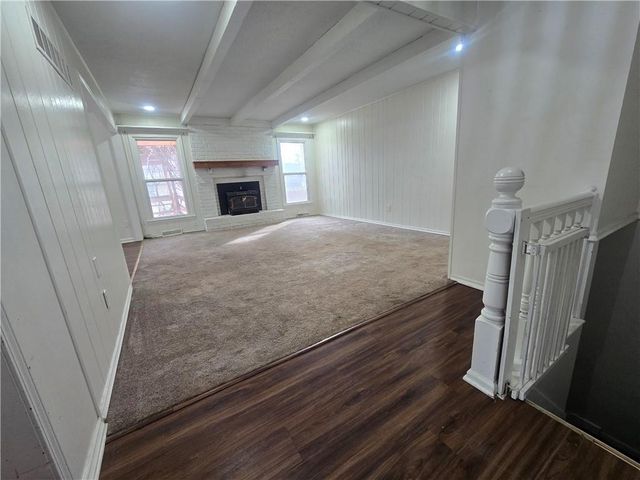 1211 SE Briarcroft Street, Lee's Summit, MO 64063