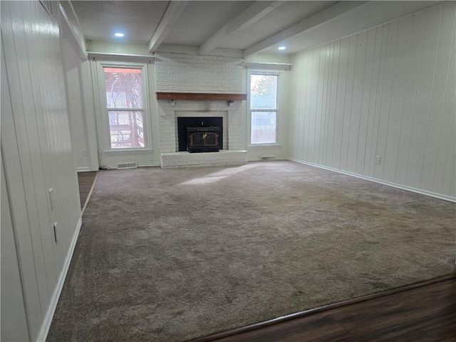 1211 SE Briarcroft Street, Lee's Summit, MO 64063