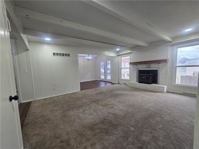 1211 SE Briarcroft Street, Lee's Summit, MO 64063