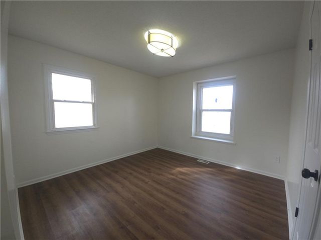 1211 SE Briarcroft Street, Lee's Summit, MO 64063