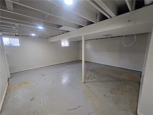 1211 SE Briarcroft Street, Lee's Summit, MO 64063