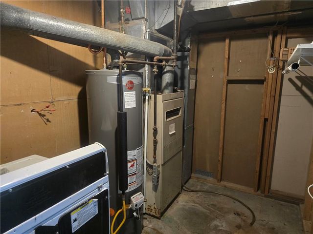 1211 SE Briarcroft Street, Lee's Summit, MO 64063