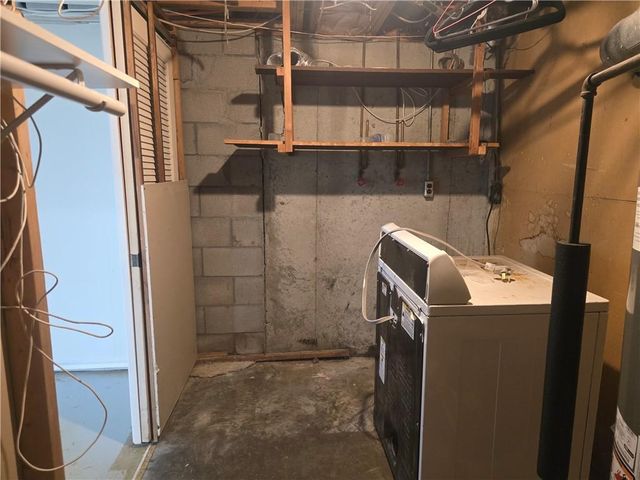 1211 SE Briarcroft Street, Lee's Summit, MO 64063