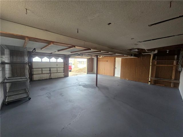 1211 SE Briarcroft Street, Lee's Summit, MO 64063