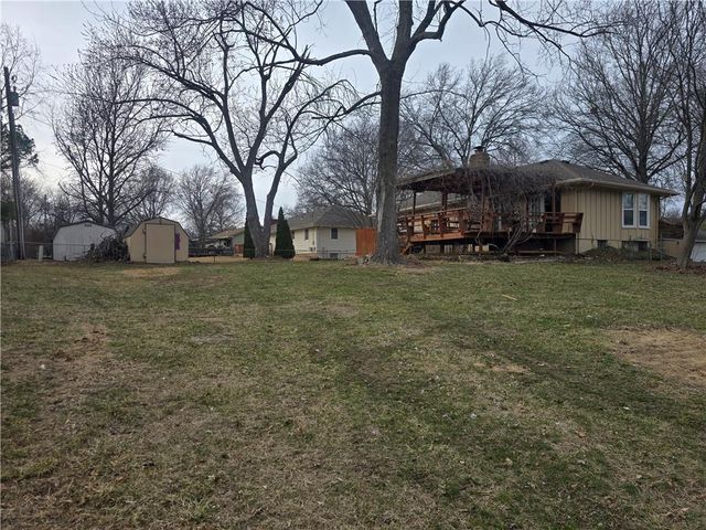 1211 SE Briarcroft Street, Lee's Summit, MO 64063