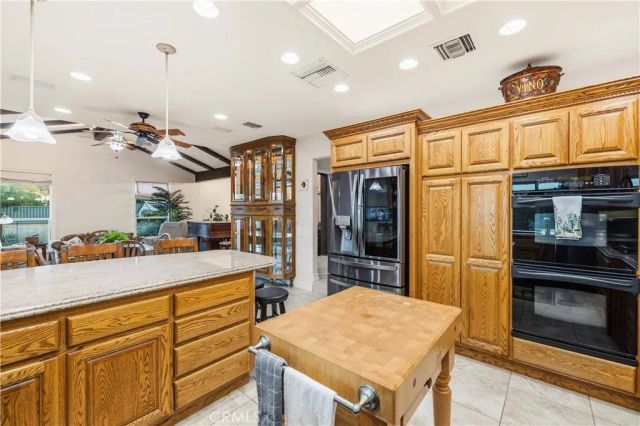 5305 W Avenue M8, Lancaster, CA 93536