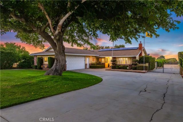 5305 W Avenue M8, Lancaster, CA 93536