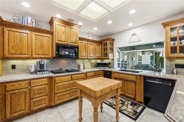 5305 W Avenue M8, Lancaster, CA 93536