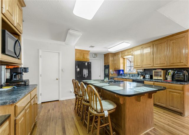 4269 Wilcox Lane, Bryan, TX 77808