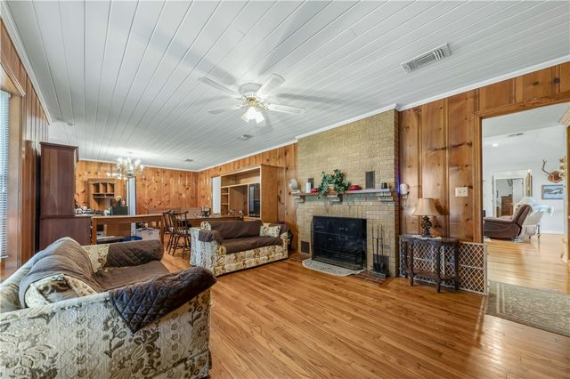 4269 Wilcox Lane, Bryan, TX 77808