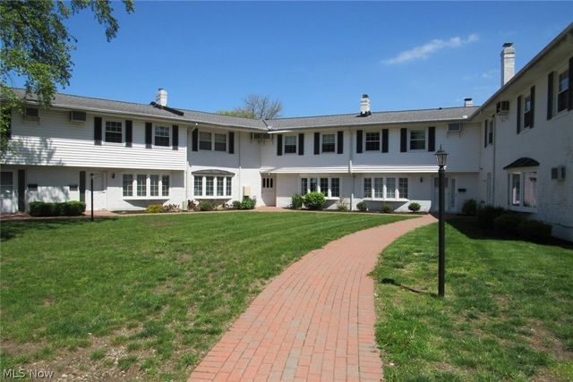 7 Meadowlawn Drive 19, Mentor, OH 44060