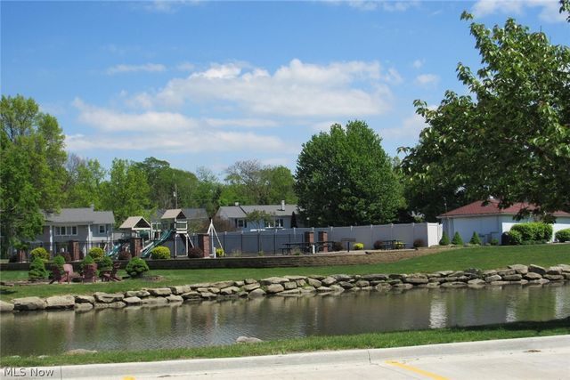 7 Meadowlawn Drive 19, Mentor, OH 44060