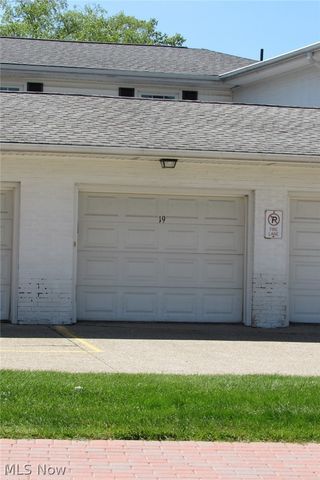 7 Meadowlawn Drive 19, Mentor, OH 44060