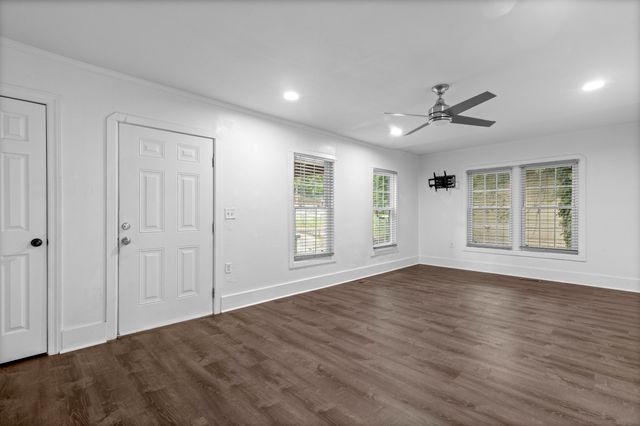 1704 Tunnel Boulevard, Chattanooga, TN 37406
