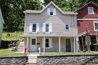144 POTTSVILLE ST, Cressona, PA 17929