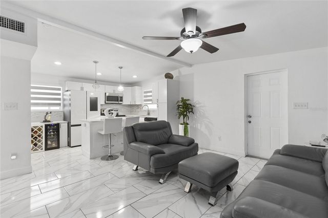 1715 WAIKIKI WAY, Tampa, FL 33619