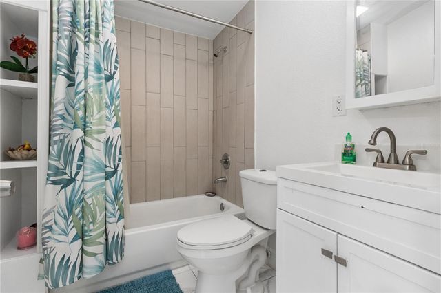 1715 WAIKIKI WAY, Tampa, FL 33619