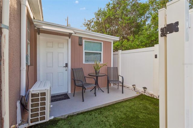 1715 WAIKIKI WAY, Tampa, FL 33619