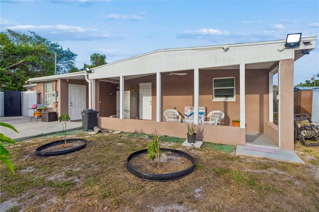 1715 WAIKIKI WAY, Tampa, FL 33619