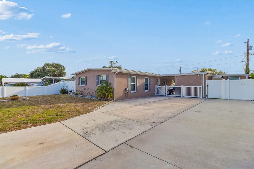 1715 WAIKIKI WAY, Tampa, FL 33619