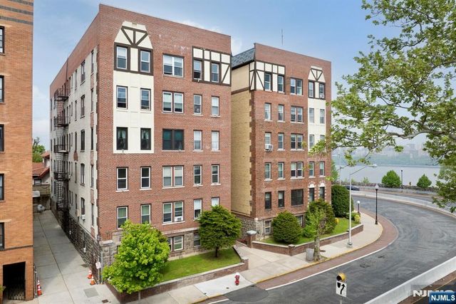 7435 Boulevard 309, North Bergen, NJ 07047