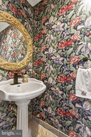 7371 MONTCALM DR, Mclean, VA 22102