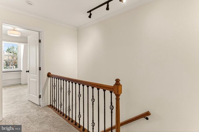 7371 MONTCALM DR, Mclean, VA 22102