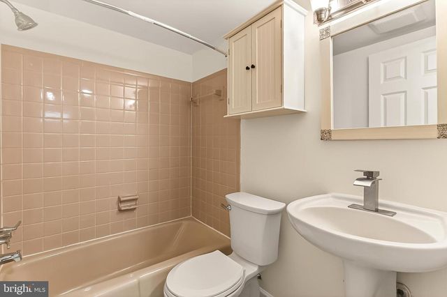 7371 MONTCALM DR, Mclean, VA 22102