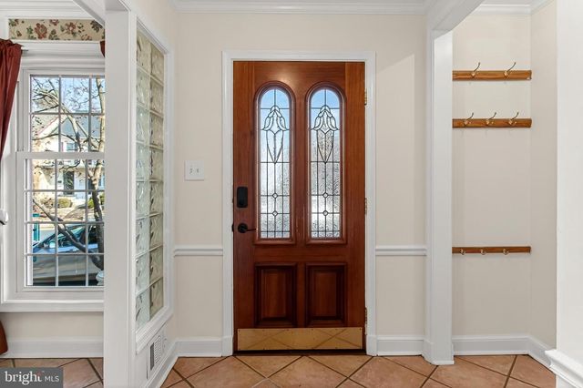 7371 MONTCALM DR, Mclean, VA 22102