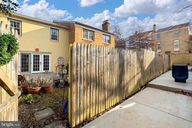 7371 MONTCALM DR, Mclean, VA 22102