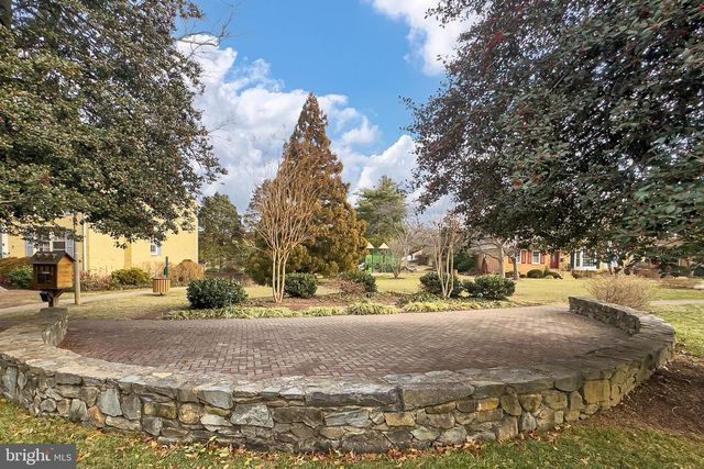 7371 MONTCALM DR, Mclean, VA 22102