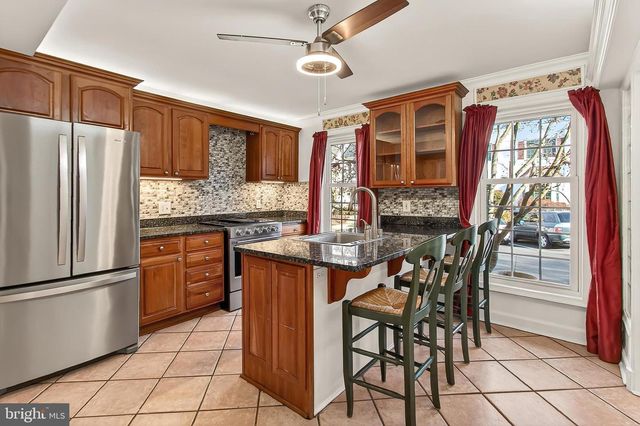 7371 MONTCALM DR, Mclean, VA 22102